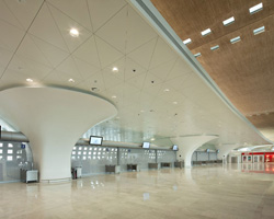 HI-MACS&reg; equipa la terminal 2F del aeropuerto Charles de Gaulle en Par&iacute;s