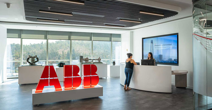 Oficinas ABB Chile / Contract Workplaces