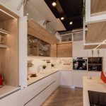 ¿Cómo se transforma la cocina como centro social de la vivienda?