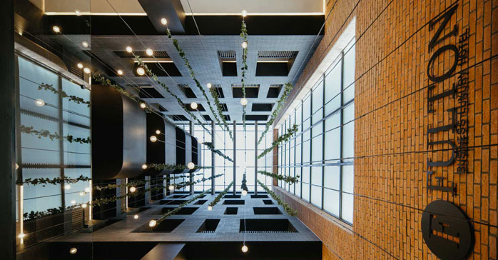 Fulton Business Luxury Hotel / Blending Dots