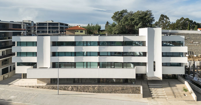 Edificio Aurora 10 / Tiago do Vale Arquitectos